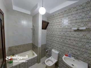  18 شقة مستعمله للبيع اربد الحي الشرقي