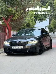  1 BMW 545e xDrive
