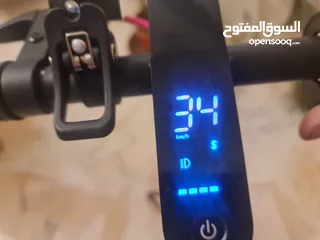  6 سكوتر كهرباء شاومي مستعمل شهر خفيف جدا بمواصفات عاليه