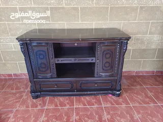  2 بوفيه تلفزيون بحالة جيدة جدا