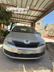  1 سيارة سكودا رابيد للبيع