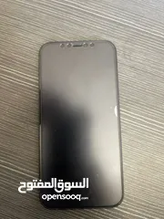  2 ايفون 12 عادي بطارية 100  كفالته شغاله مستعمل 5 اشهر معه كفر ووصلة وبعلبته الاصلية مش مفتوح ولا  مغي