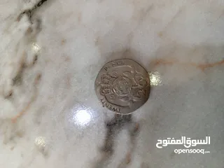  2 الملكة اليزابيث 1982 عملات نادرة جدا و تواريخ قديمة جدا