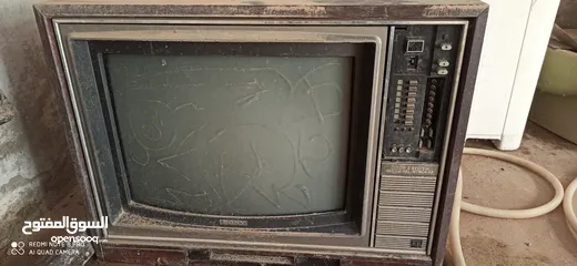  4 تلفاز قديم