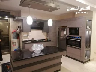  2 شقه طابقيه 180متر