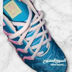  2 Original Nike shoes ‏