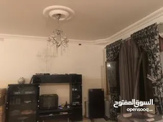  1 فيلا للبيع بدور أرضي و طابقين  في حي دمشق، طرابلس