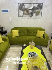  1 طقم كنب وطاولة سفرة للبيع