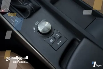  21 Lexus IS300H 2018 - للبيع