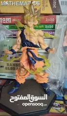 2 Goku action figures