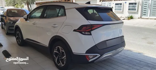  3 KIA Sportage SUV-2023 _White (Negotiable)