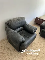  4 ‎للبيع أثاث غرفة نوم بحالة جيدة جدًا: