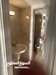  21 مكتب للايجار طابق ارضي مساحه 190متر الجاردنز قرب دوار الواحه