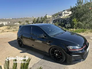  2 Golf gti MK7 يد أولى  عداد اصلي  لا يوجد فيها ضربات
