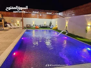  4 فيلا في اريحا  للبيع  مساحه  اللبيناء  100متر الا رض 400متر