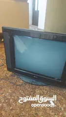  1 طقم كورنر بحال جيده وسرير تخت فندقي وتلفزيون صغير