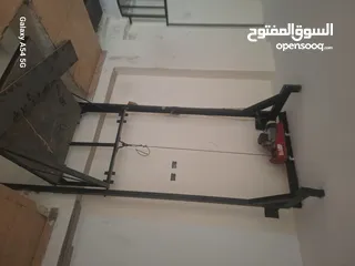  1 مصعد صناعي من 500 كغم  _ 1000 كغم شغال بحاله جيده استعمال خفيف/وتربين إيطالي 10حصان بحاله جيدة.