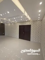  14 شقة 200م للبيع خلدا قرب اكاديمية عمان