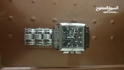  2 ساعات للبيع نوع سواتش و swiss military