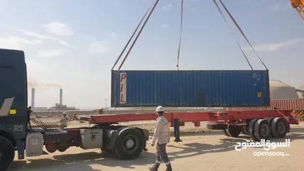  4 يوجد جميع انواع الحاويات للشحن والتخزين وجميع الاغراض20 قدم 40 قدم للبيع