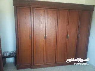  1 غرفة نوم ماستر خشب بحالة الوكالة