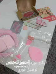  1 البكج الوردي اللي بينعم وبيرطب وبشيل الجلد الميت وبنعش بشرتك وبيرفه عن حالك بكوبيكشن كامل مكمل