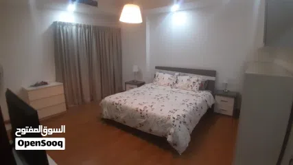  9 شقة كبيرةمفروشه في الجفيرمن غرفتين تملك حر للبيع