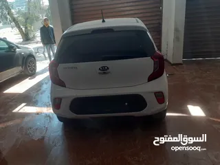  6 سيارة للبيع