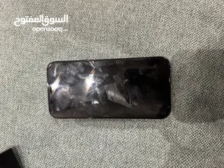  4 ايفون 12pro max لون ازرق  ذاكرة 256 G البطارية 81 مو مفتوح ولا مصلح حالتو ممتازة