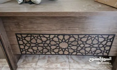  7 اثاث مكتبي كامل بحالة جيدة للبيع