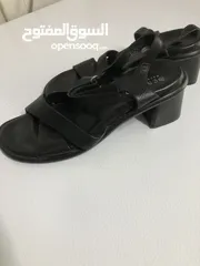  3 شوزات ماركات عالمية بحال الوكالة  للبيع