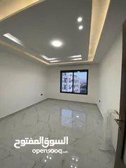 3 شقة فاخرة اخير مع روف دوبلكس 215 متر وتراس 100 متر مع اطلالة مفتوحة مميزة بسعر مميز جداا