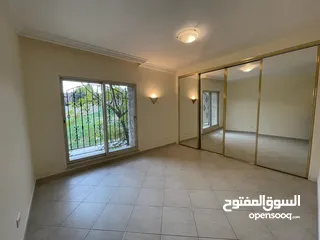  7 فيلا متلاصقة للبيع في عبدون