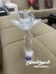  3 شمعدان عدد 2 كريستال . Daum crystal موقعه مكسور منها شيىء بسيط ولحمته