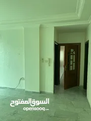  3 شقة مميزه للبيع في دير غبار