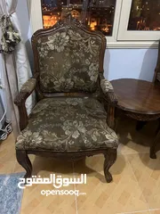  1 2كنبه ملكي مع طاوله داثريه لون البني