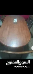  2 طاولة سفرة وطقم كنب بحاله ممتازة جدا