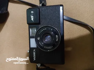  4 كاميرا انتيكا  camera yashica
