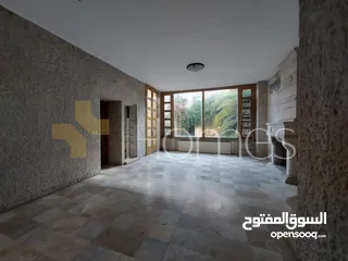  5 فيلا تجارية مؤجرة للبيع في عمان - الدوار الرابع - مساحة البناء 700م