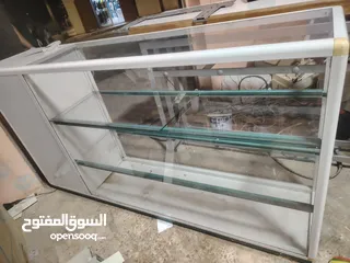  2 بترينا زجاج