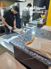  4 مطعم . شاورما . بروستد . زنجر . فروج . وسناكات  شغال 100%  للبيع أو للإيجار والضمان  بكامل المعدات..