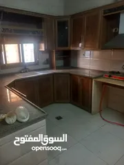  5 شقه للعرسان غرفتين وصاله موقع مميز