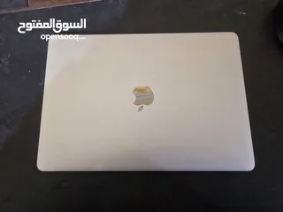  1 macbook  pro 2017. بسعر حرق