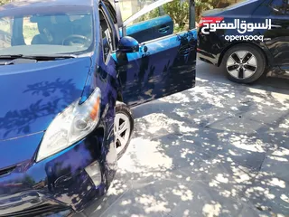  4 تويوتا بريوس هايبرد 2012 بحالة ممتازة