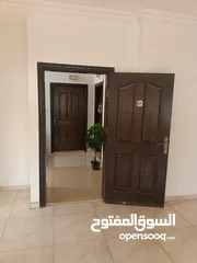 1 شقة طابق ثاني 150متر مع مصعد للبيع بسعر مغري
