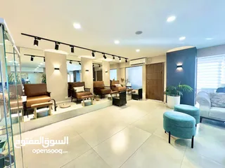  4 مركز تجميل للبيع مع معدات حديثة