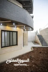  17 شقه فاخره 122م مع حديقه 115 متر و مدخل مستقل للبيع في ابو علندا من المالك كاش او اقساط