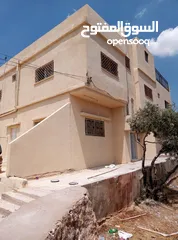  1 بيت طابقين للبيع بسعر مغري جدًا