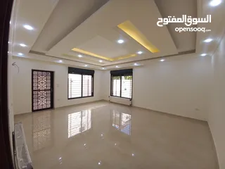  4 شقة للبيع في أبو نصير طابق أول مساحة 180م تشطيبات مميزه