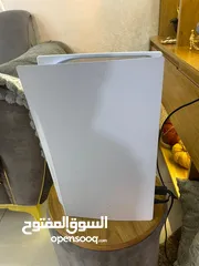  2 جهاز بلايستيشن  5 مع يدتين مع 12 لعبة  بسعر بس 1600 شيكل